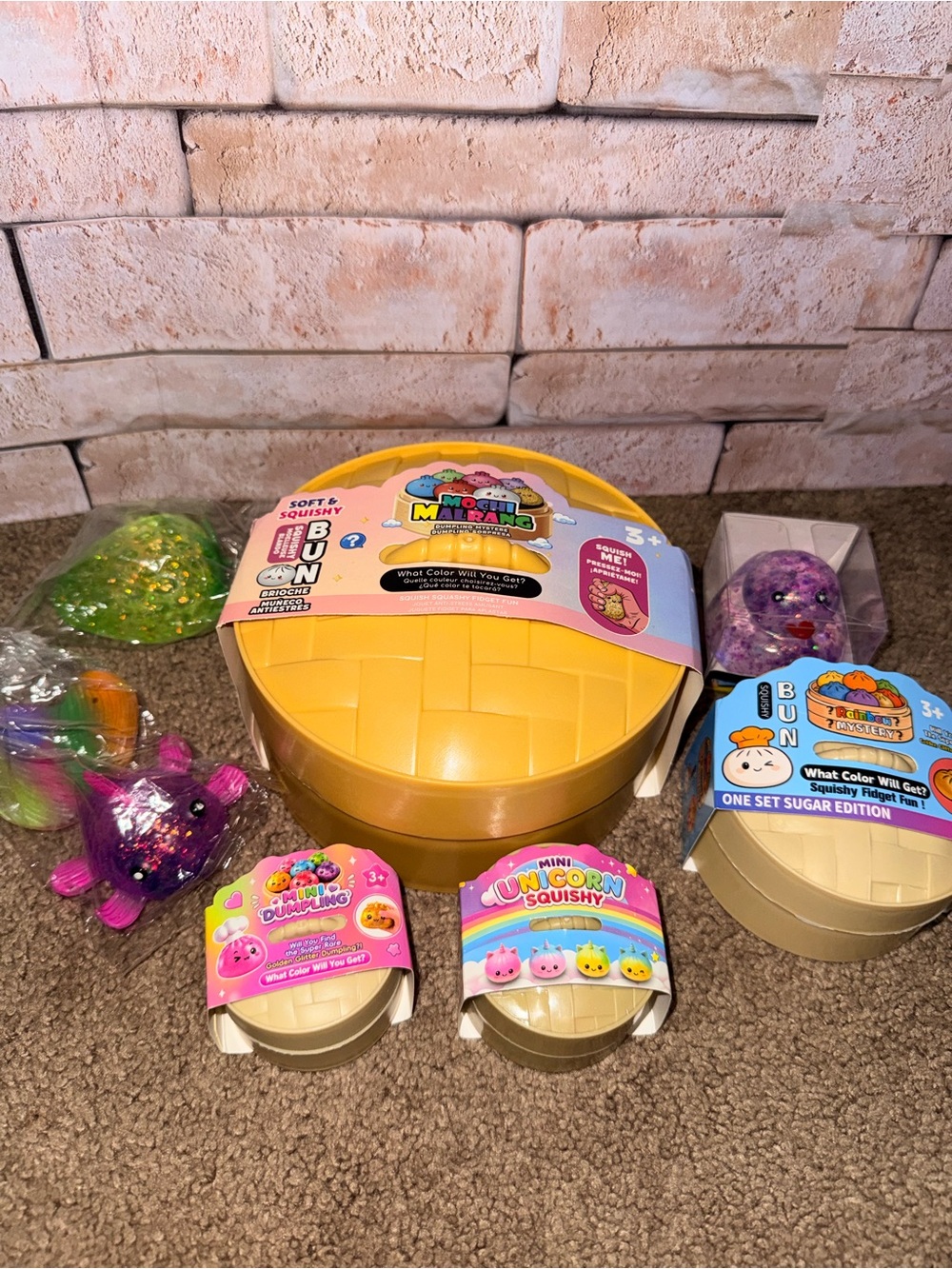 Surprise squishy bundle 5 back - Picture 5 of 14